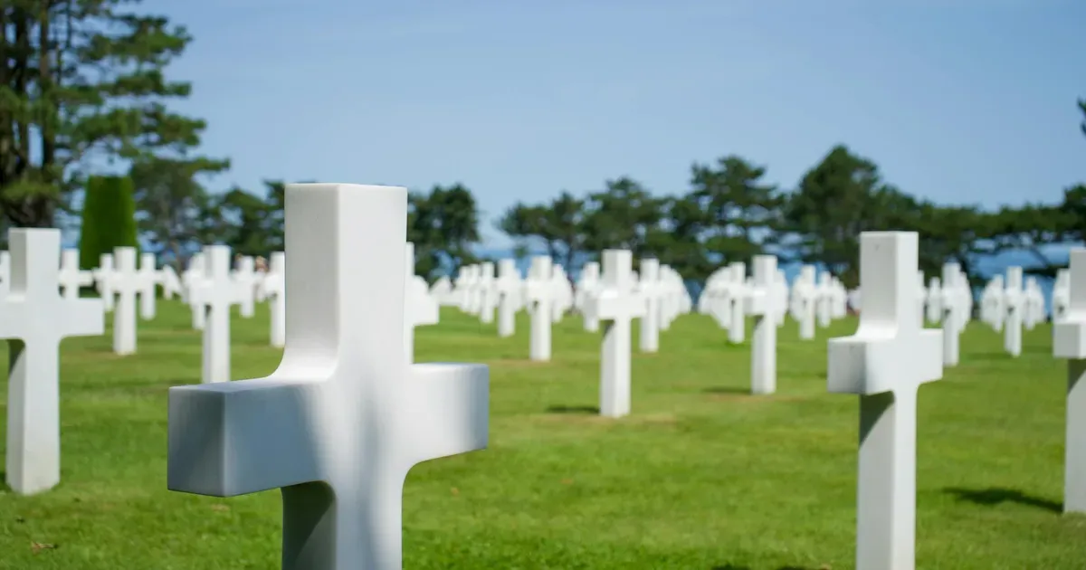 Înmormântare militară — onoruri de stat pentru eroii României